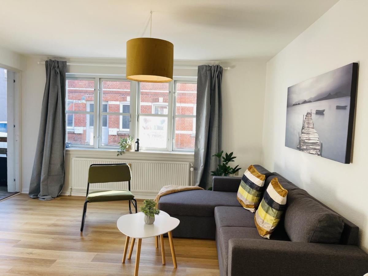 Aday - Central Terrace Apartment In Йёрринг Экстерьер фото